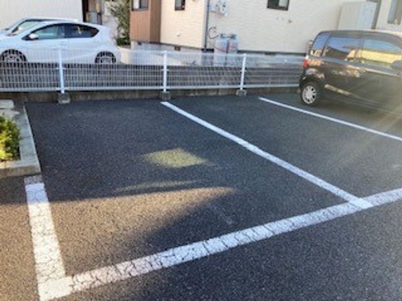 レオパレスＳ 駐車場