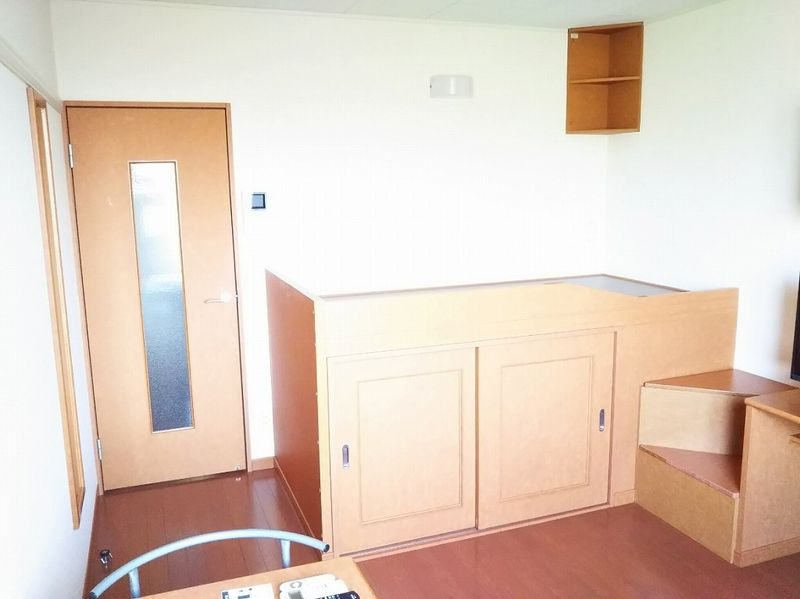 レオパレス小島 寝室