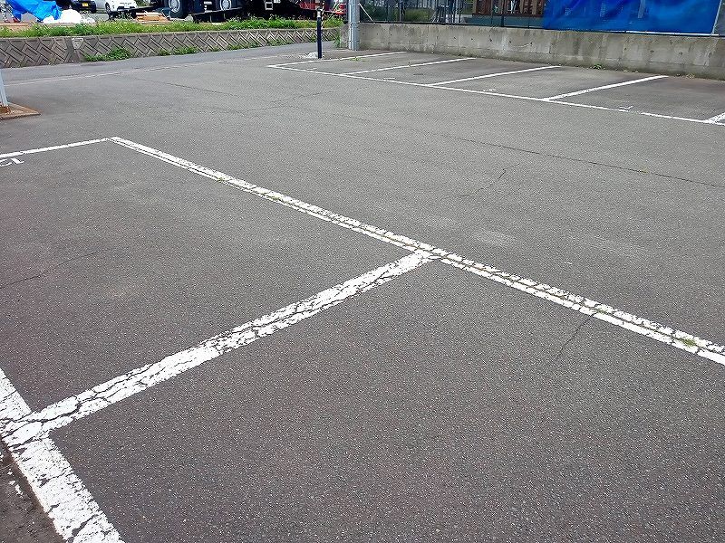 レオパレスヴァンソレーユ 駐車場