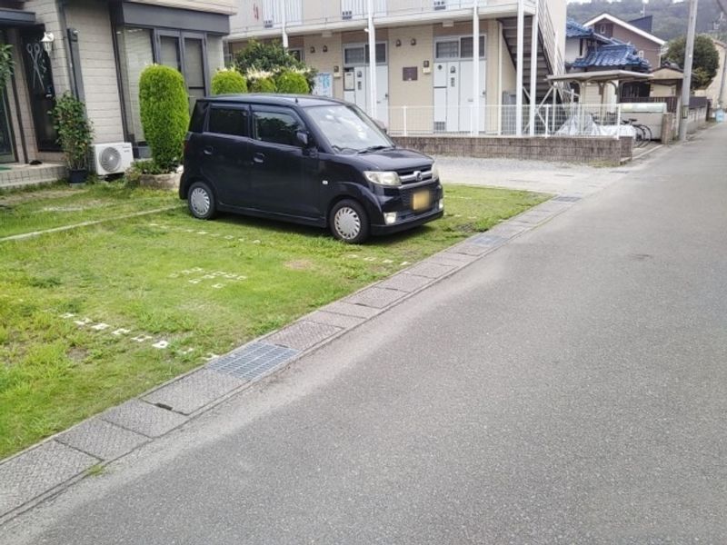レオパレスどうのもと 駐車場