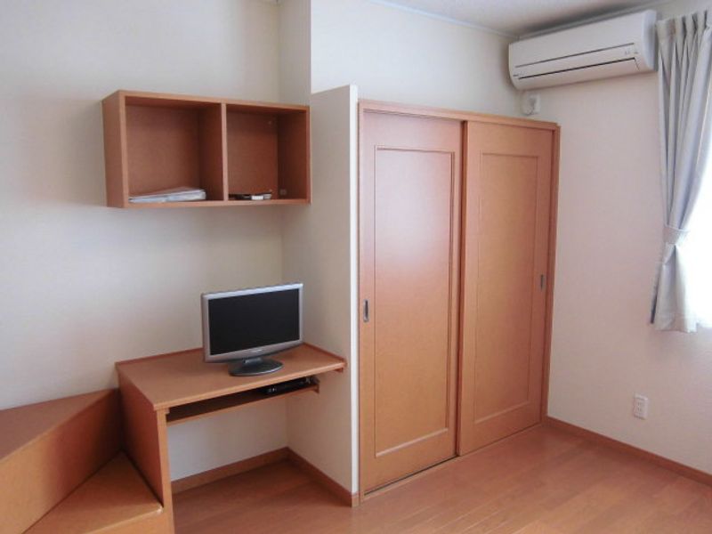 レオパレスサンベルメーユ 収納
