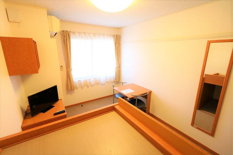 レオパレスヤングフォレストＡ 居間
