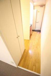 レオパレスアニバーサリー 玄関