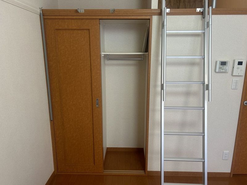 レオパレスラポールⅠ 収納