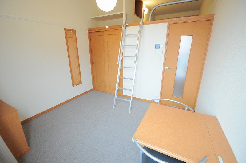 レオパレスＳＴＯ 居間