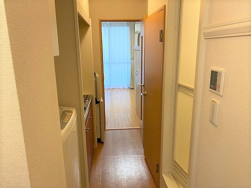 レオパレスフェアリー 玄関