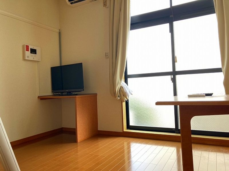 レオパレスハーモニー 居間