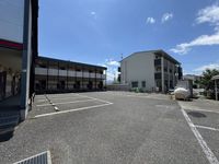 レオパレス隼 駐車場