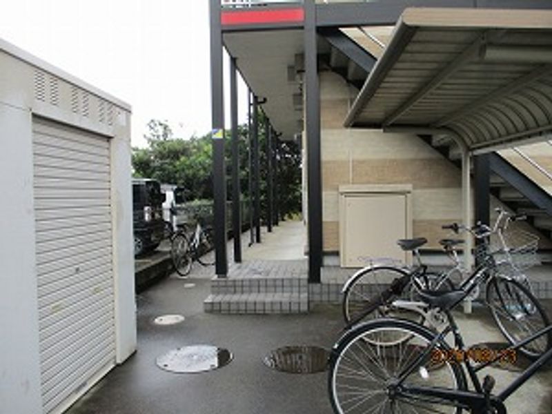 レオパレスグランヒル エントランス