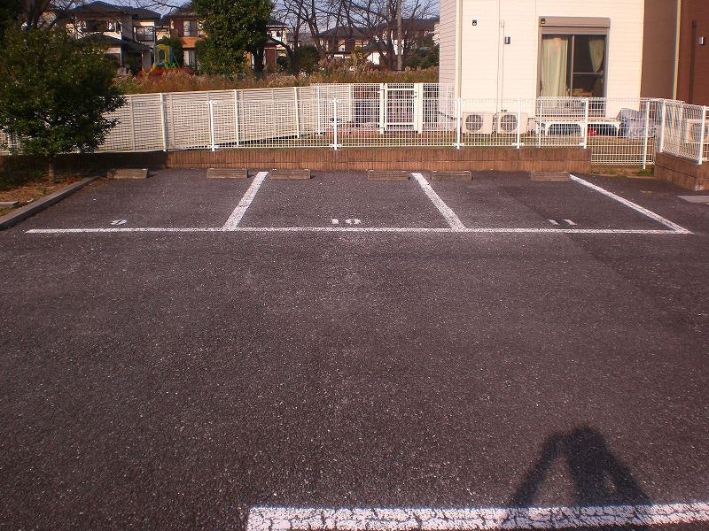 レオパレスＮＯＭＵＲＡ 駐車場