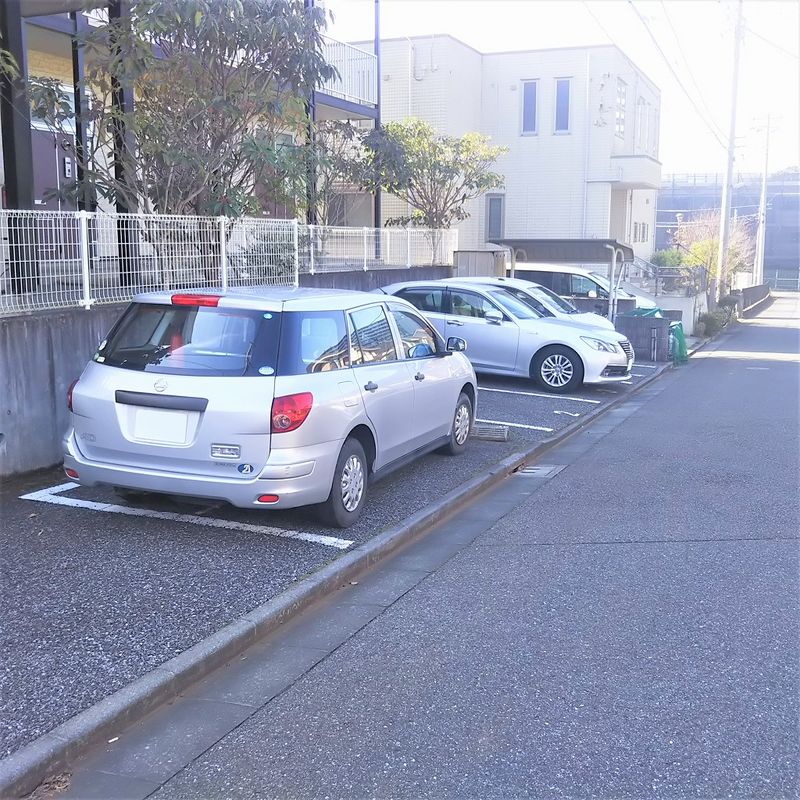 レオパレス船橋日大前 駐車場