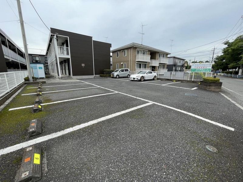 レオパレスさぎしまⅢ 駐車場