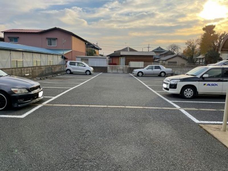 レオパレスブリスクコート 駐車場