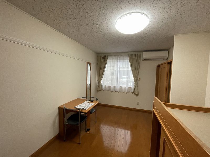 レオパレス東津田 居間