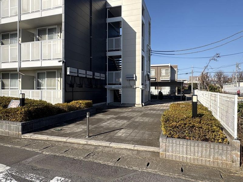 レオパレスエトワール彩Ⅱ エントランス