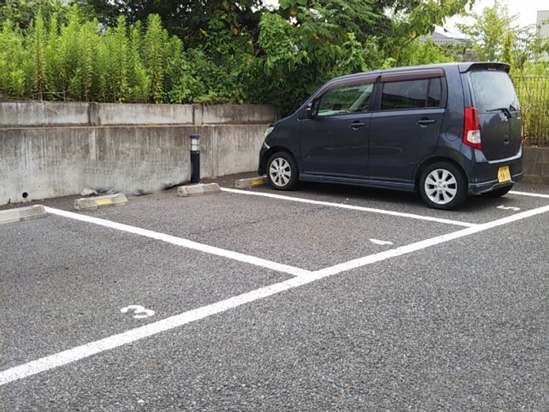 レオパレスクレストコート 駐車場