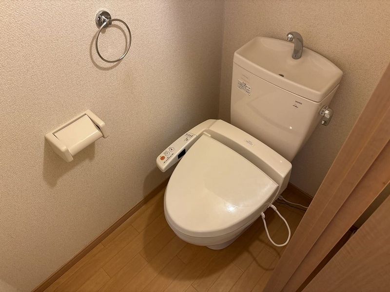 レオパレスアゼリアパーク トイレ