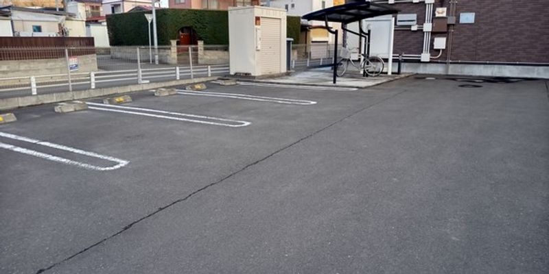 レオネクストパレハ 駐車場