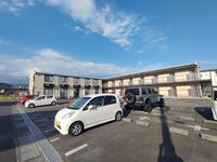 レオパレスシェソワ 駐車場
