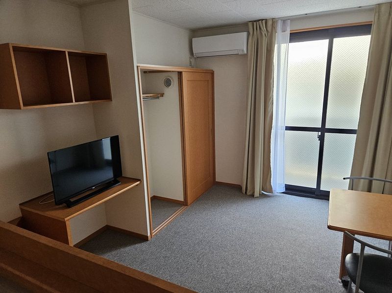 レオパレス南の風　Ⅱ 居間