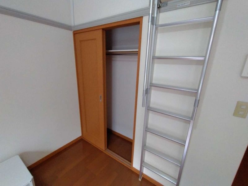 レオパレス川島 収納