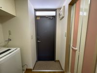 レオパレスバロン 玄関