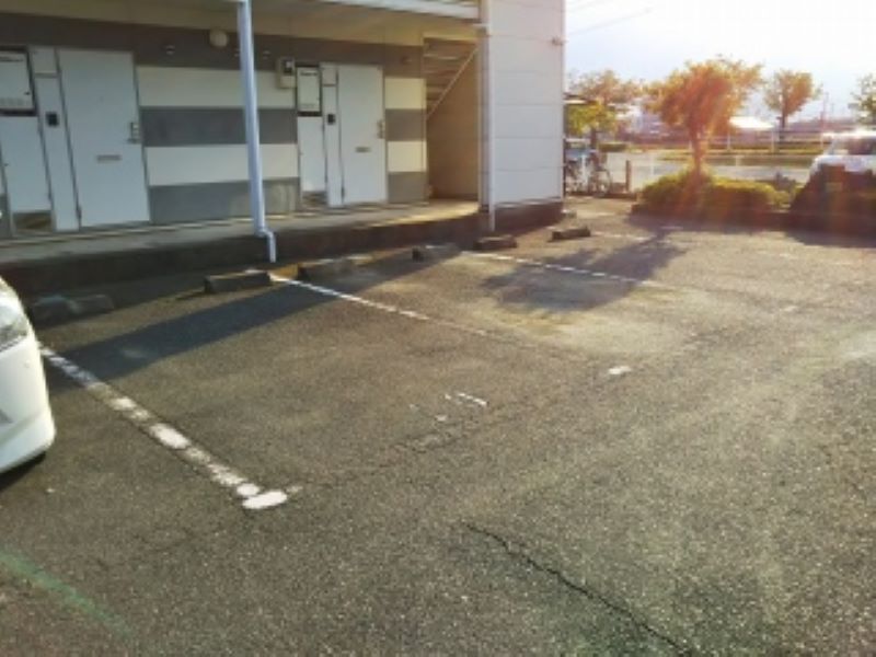 レオパレス甘木川 駐車場
