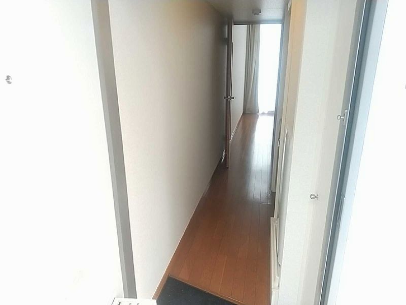 レオパレスカシェート 玄関