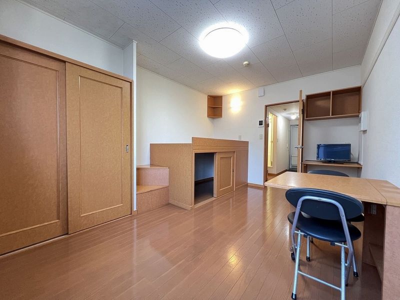 レオパレスデュオコート 居間