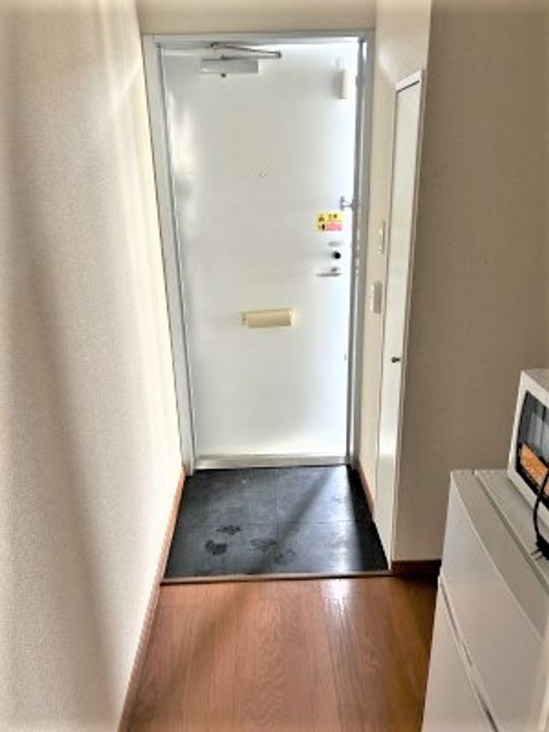 レオパレスグリーンヒル 玄関