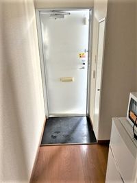 レオパレスグリーンヒル 玄関