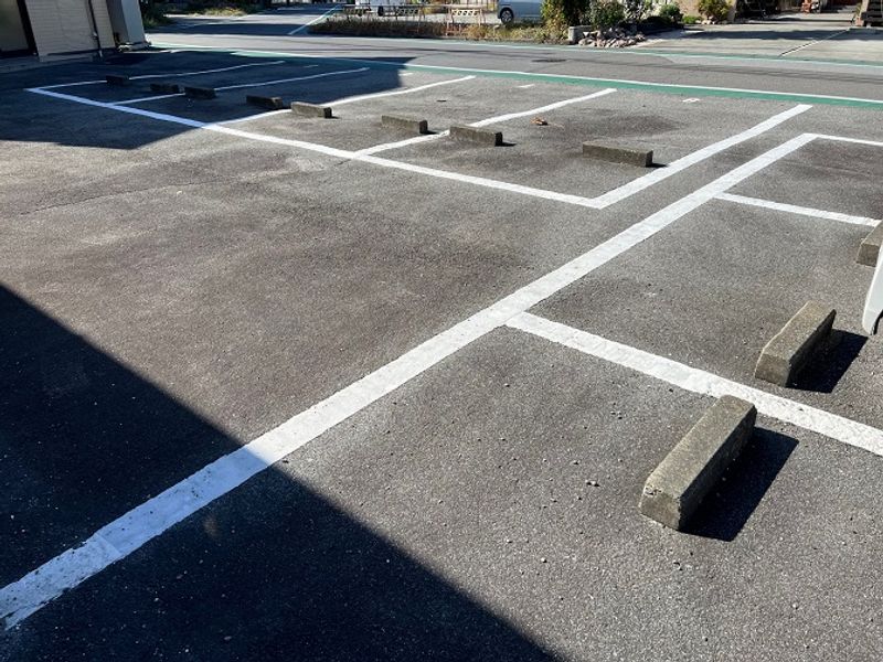 レオパレスソレーユ仲澤 駐車場