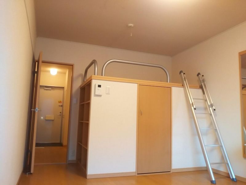 レオパレスグリーンパイン松本 寝室