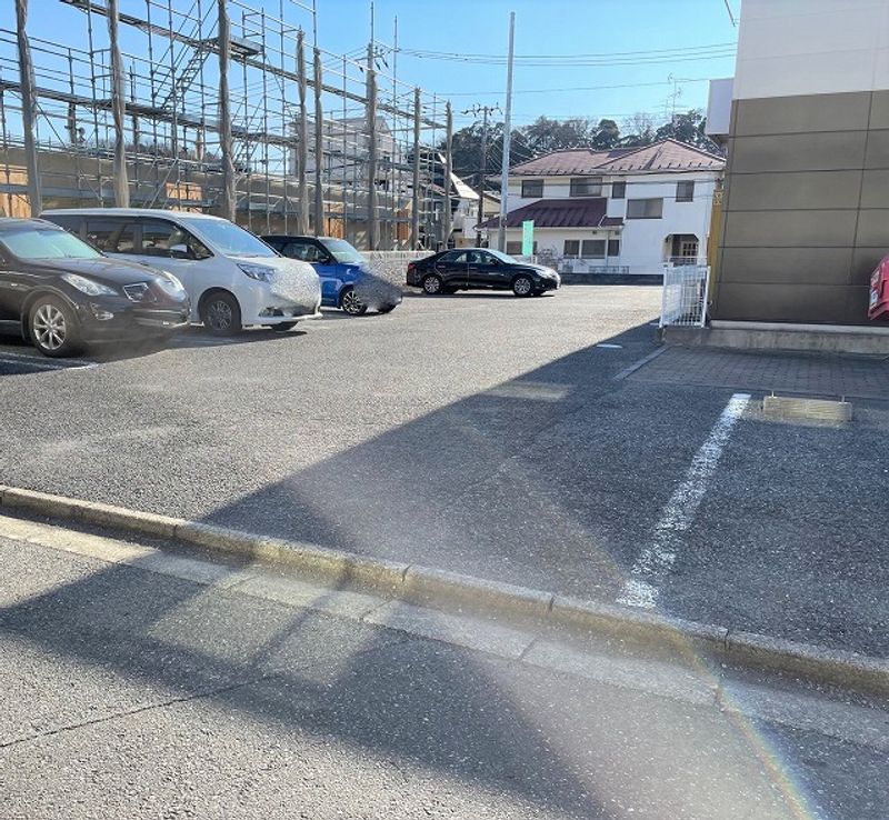 レオパレスアルシオネ 駐車場