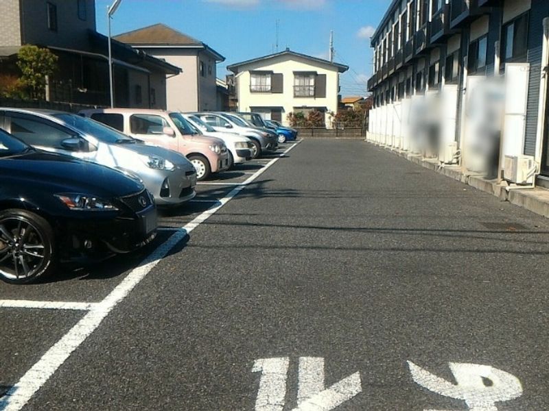 レオパレスＦｉｎｅ 駐車場