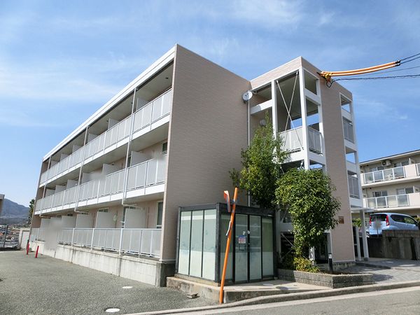 レオパレス多田４ 外観