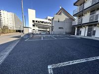 レオパレス中今泉 駐車場
