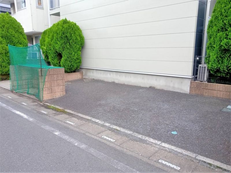 レオパレスサンライズ 駐車場