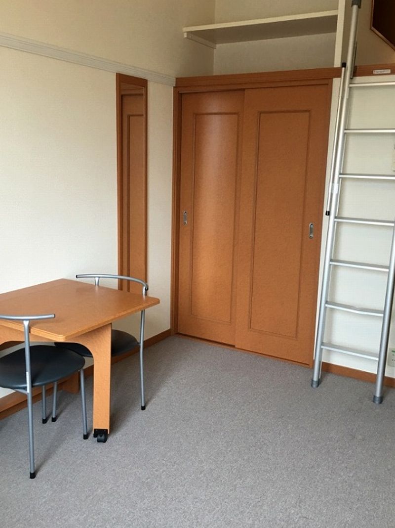 レオパレスティノ 居間