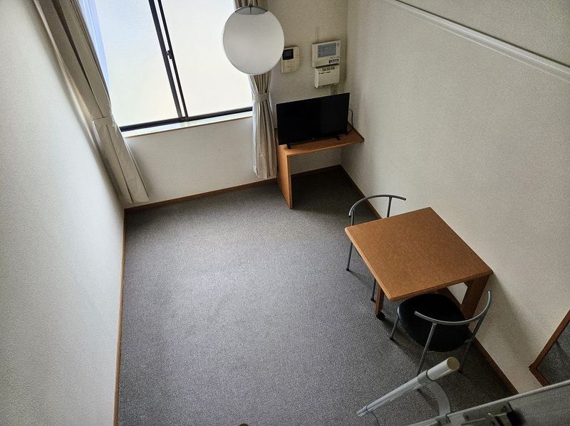 レオパレスメルベーユ　昭和 居間