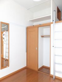 レオパレス天大南 収納
