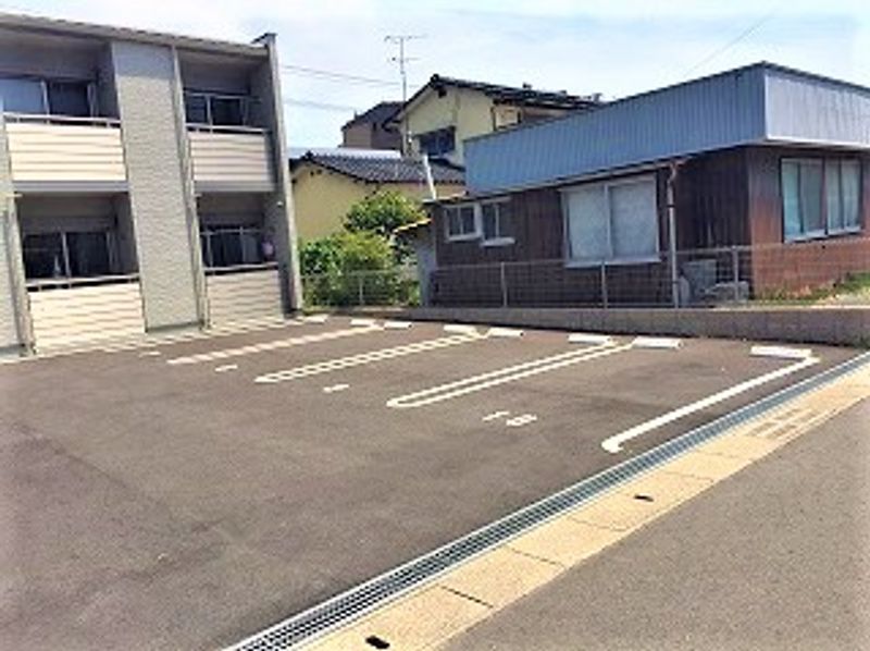 クレイノＨＡＲＵ 駐車場