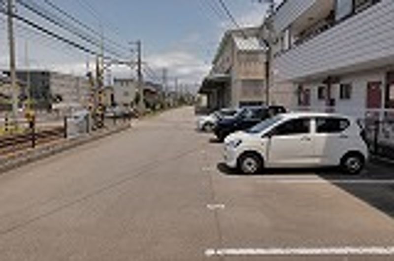 レオパレスアネックスⅡ 駐車場