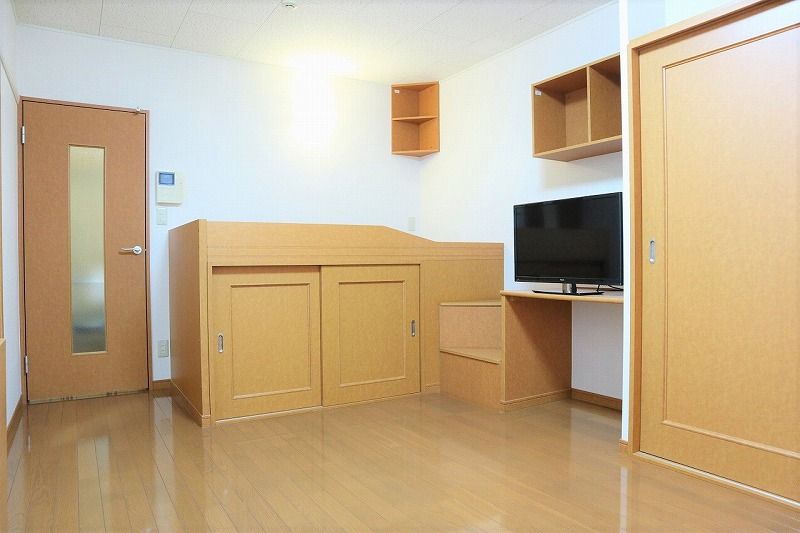 レオパレスピクシス　福田 居間
