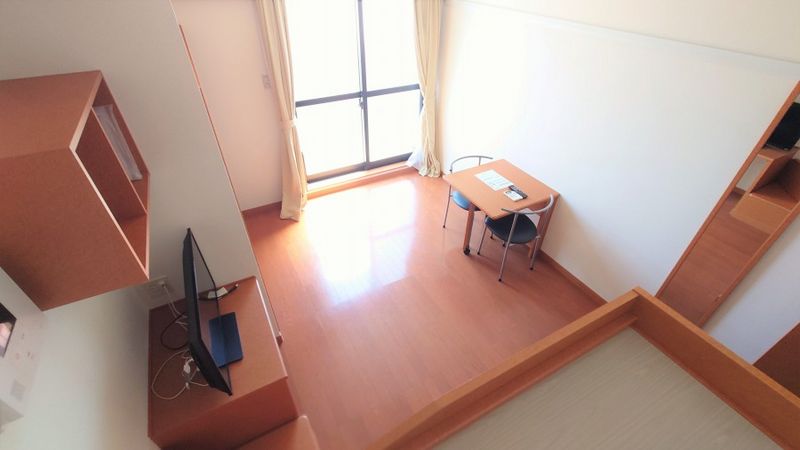 レオパレスムイ　オエステ 居間