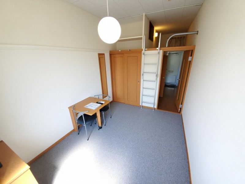 レオパレスイクセン４ 居間