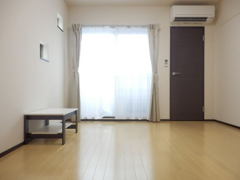 クレイノプランセル　華 居間