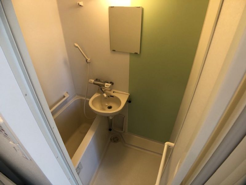 CLEINO Riverside Akano Phòng tắm