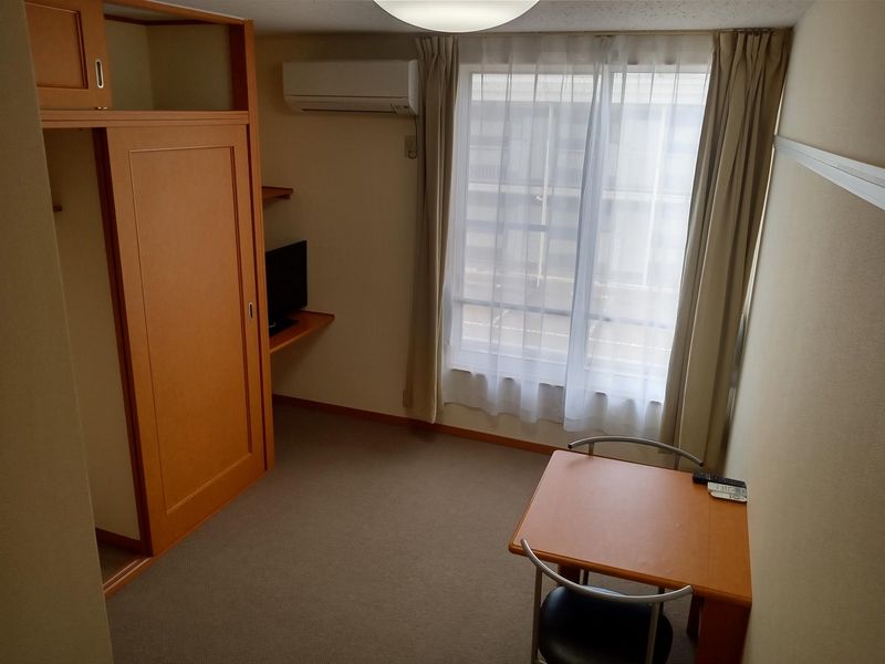 レオパレスＴＯＫＵＷＡⅠ 居間