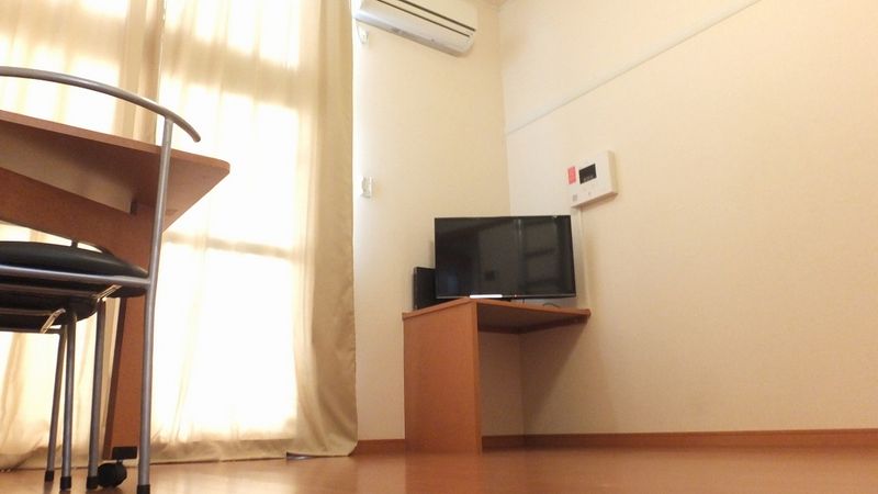 レオパレスイターナル 居間